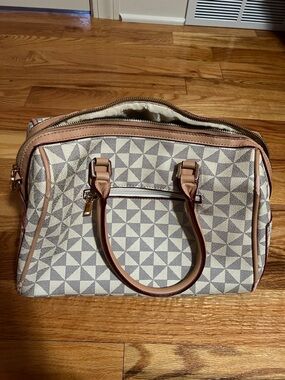 Neutral Satchel Handbag - Beige/Tan